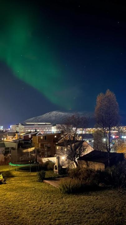 Centrally Located Apartment With 2 Bedrooms And Free Parking Tromsø Zewnętrze zdjęcie